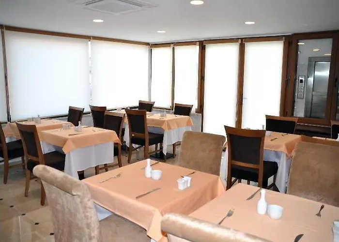 Hotel Neva Stargate & 2*